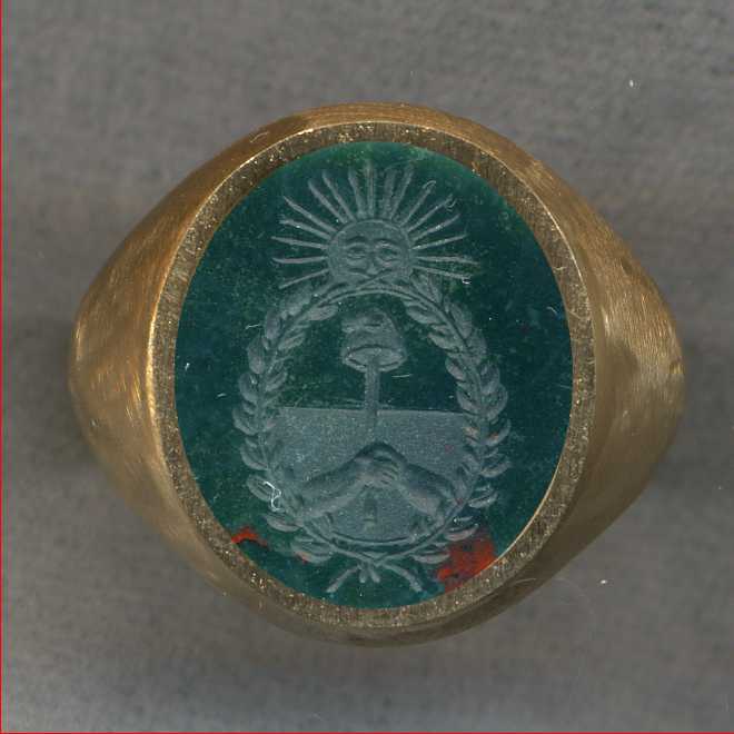 A man's ring with the Coat of Arms of Argentina.